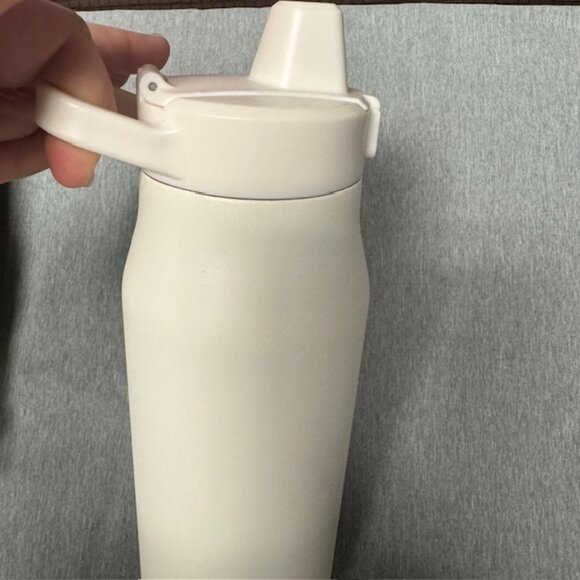 Stanley Flip Straw 30oz and Simple Modern Mesa 34oz - BUNDLE - Picture 7 of 10